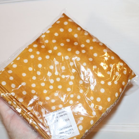 NWT Scarf - Picture 2 of 2